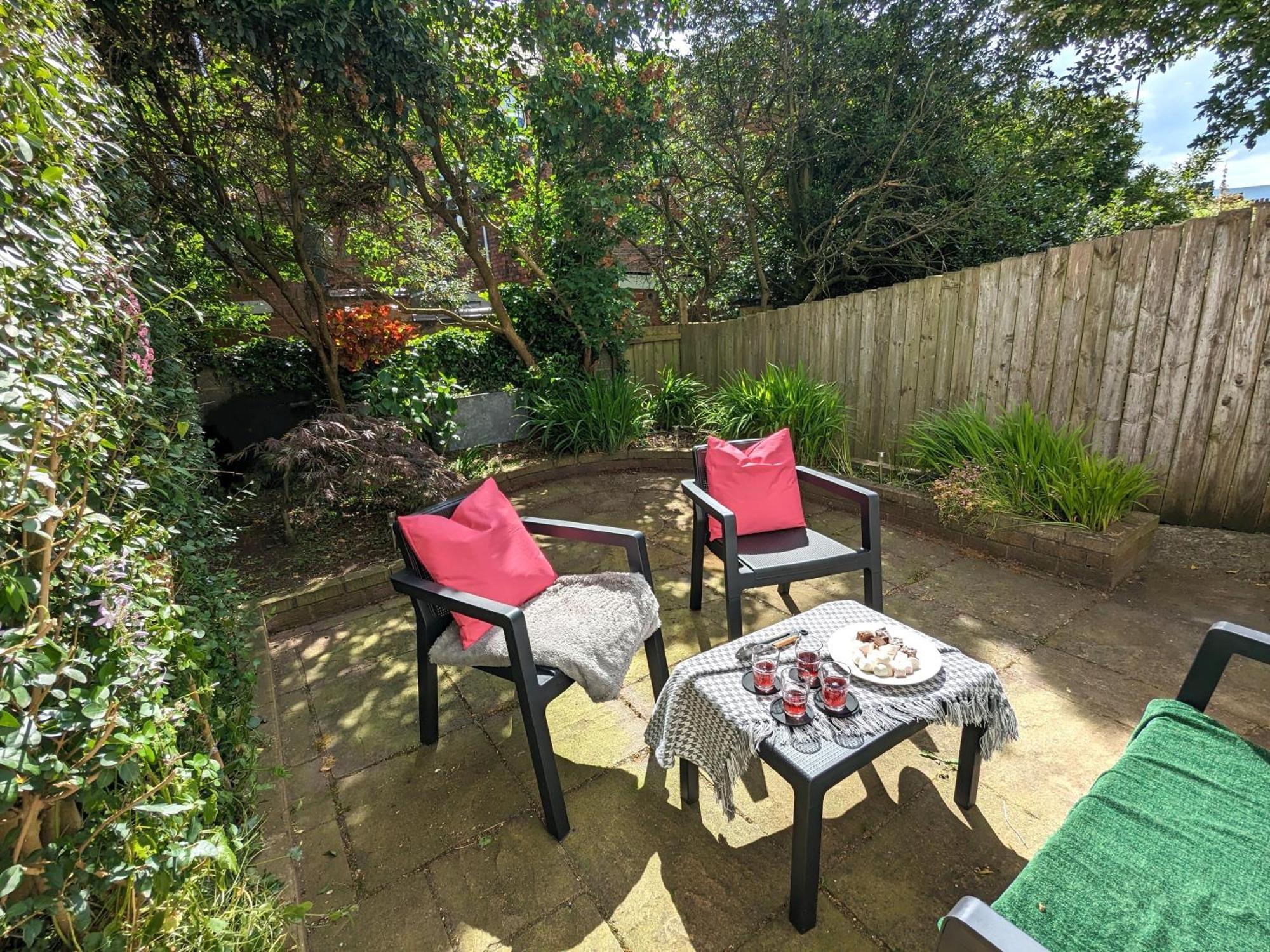 Heart Of Belfast With Private Garden Villa Exterior photo
